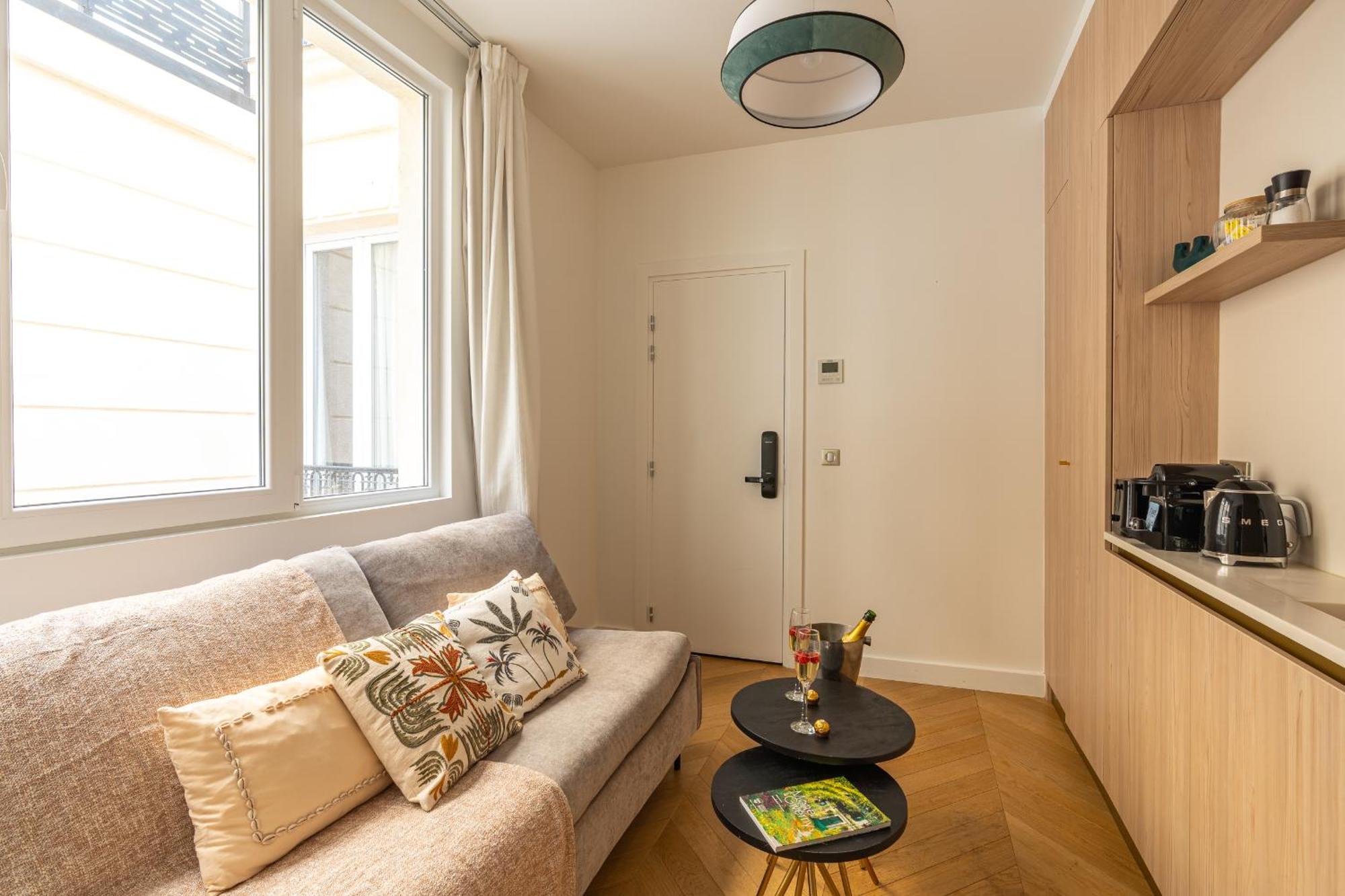 Romantic Getaway - Le Marais - With Ac *