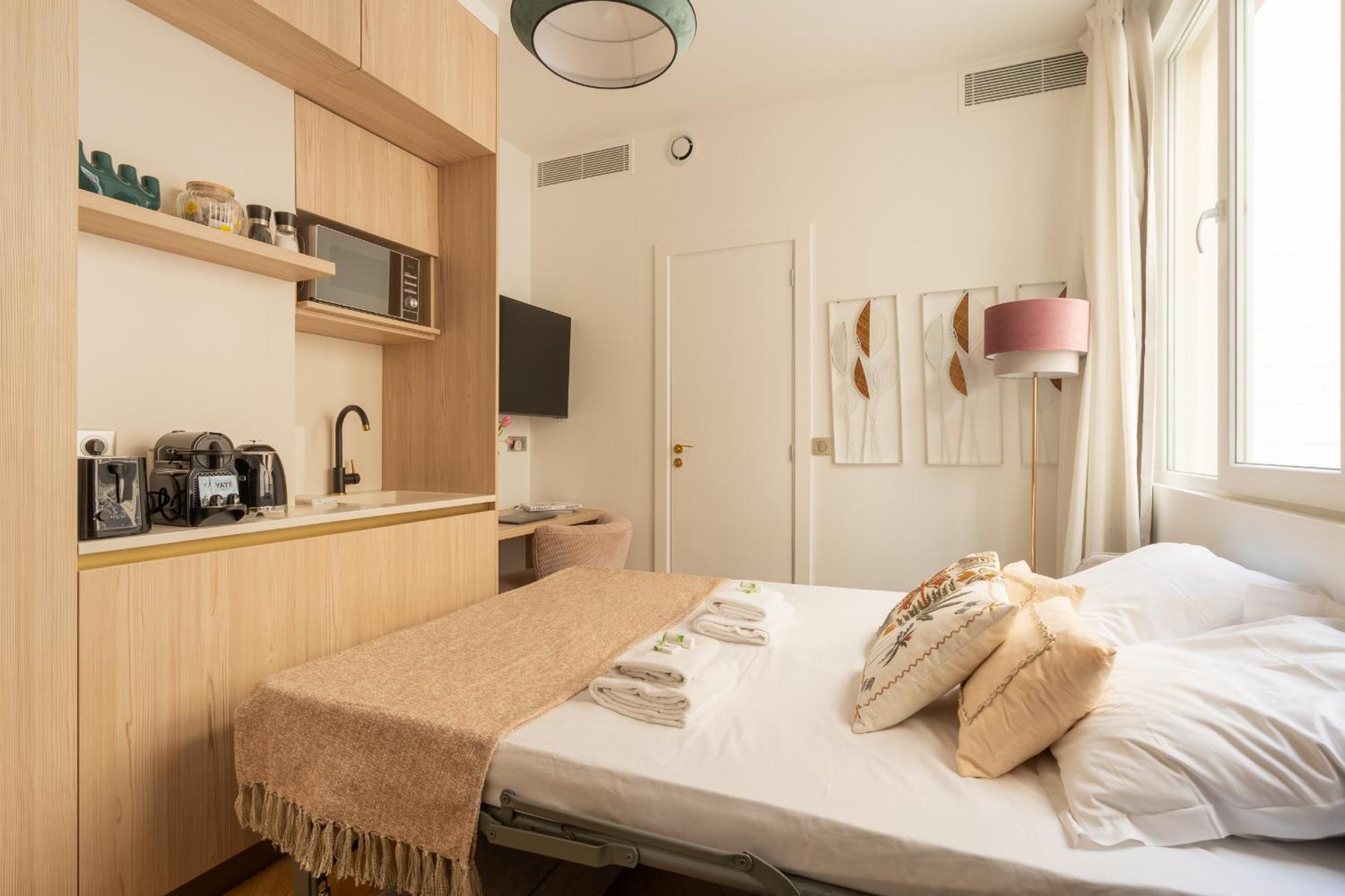 Romantic Getaway - Le Marais - With Ac Apartment